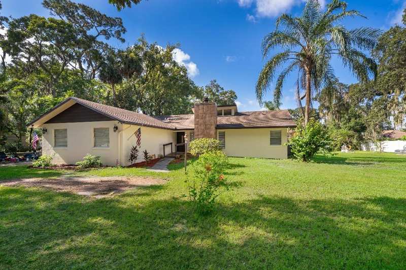 4 bedroom Single Family Residence at 1715 W Lake Mary Boulevard, 300, Lake Mary — photo 1