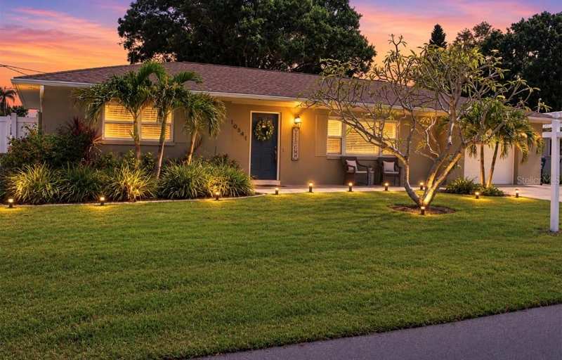 2 bedroom Single Family Residence at 10541 86th Avenue, Anglers Acres, Seminole — photo 1