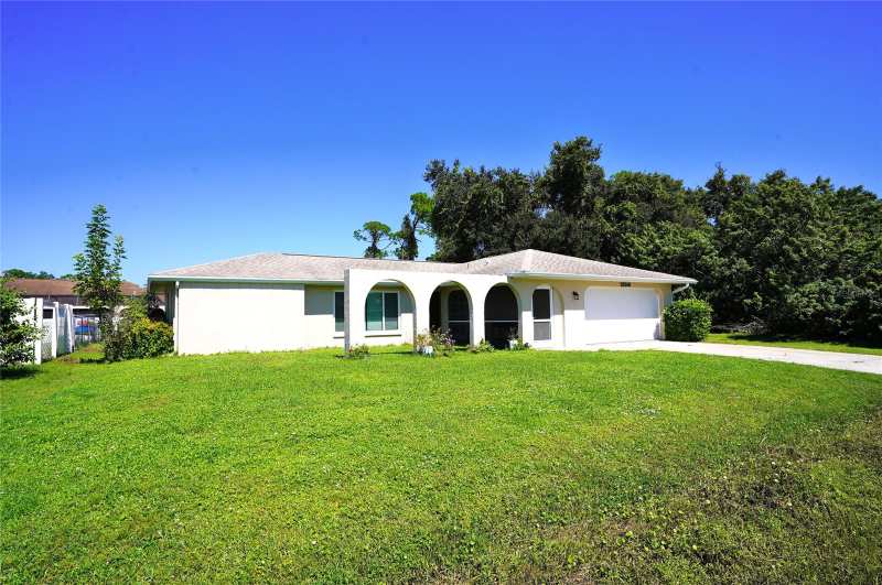 2 bedroom Single Family Residence at 23240 McBurney Avenue, Port Charlotte Sec 020, Port Charlotte — photo 1