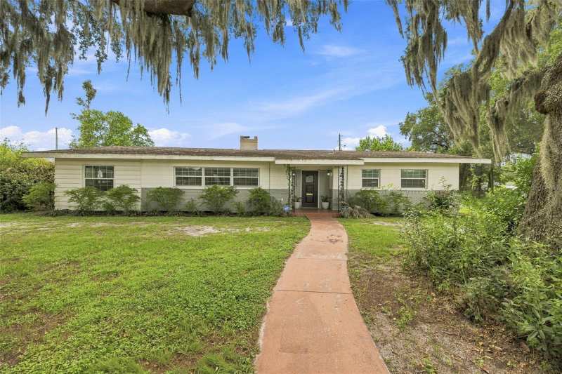 4 bedroom Single Family Residence at 39118 5th Avenue, Zephyr Heights, Zephyrhills — photo 1
