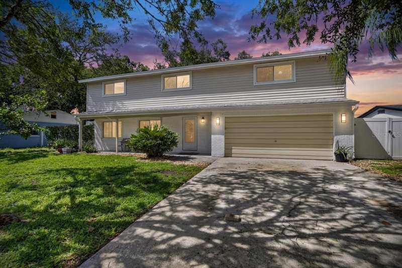 4 bedroom Single Family Residence at 10718 Drummond Rd, Tampa Shores Inc No 1 Unit 1 A Replat No, Tampa — photo 1
