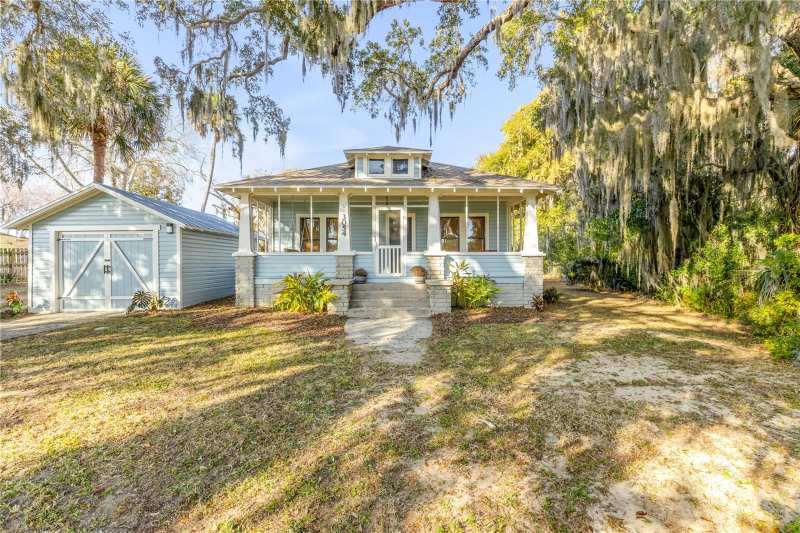 3 bedroom Single Family Residence at 3054 N Dixie Freeway, New Smyrna Beach, New Smyrna Beach — photo 1