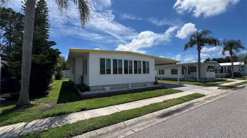 2 bedroom Mobile Home at 1100 Belcher Road #241, Largo, Largo — photo 1