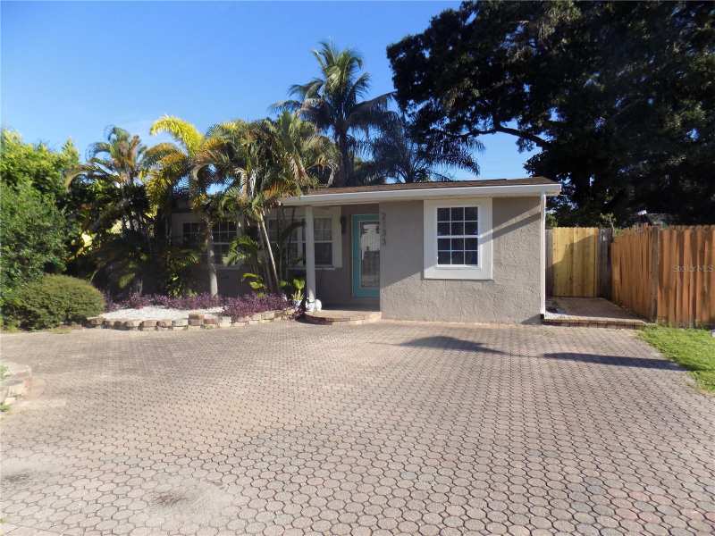 3 bedroom Single Family Residence at 2133 43rd Avenue, Harris School Sub 2, St Petersburg — photo 1