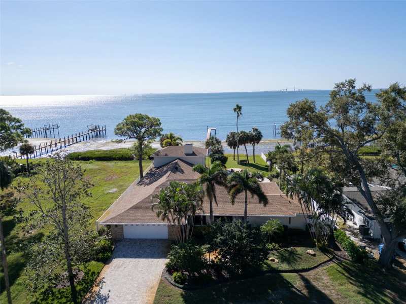 5 bedroom Single Family Residence at 1100 Friendly Way, Pinellas Point Add Sec A Canal Sec, St Petersburg — photo 1