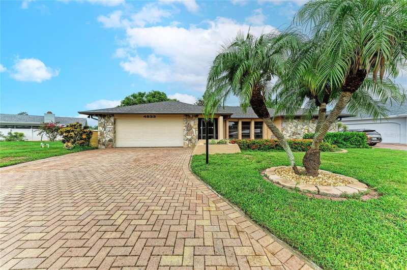 3 bedroom Single Family Residence at 4533 Kipling Circle, Bent Tree Village, Sarasota — photo 1