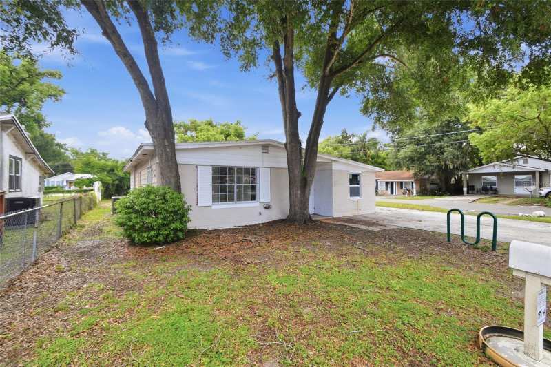 5 bedroom Single Family Residence at 4222 N 14th Street, Nebraska Heights South, Tampa — photo 1