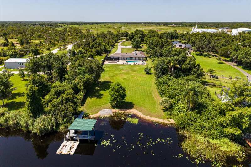 4 bedroom Single Family Residence at 37951 Washington Loop Road, Punta Gorda, Punta Gorda — photo 1