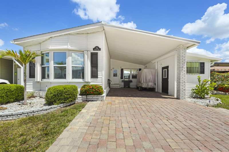 2 bedroom Manufactured Home at 2100 Kings Highway #744, Maple Leaf Estates, Port Charlotte — photo 1