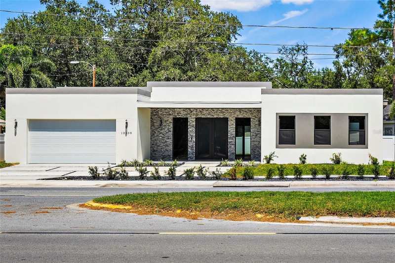 5 bedroom Single Family Residence at 13509 Park Boulevard, Pinellas Groves, Seminole — photo 1