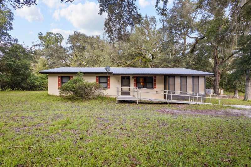 3 bedroom Single Family Residence at 445 NE 649th Street, Forst Acres, Old Town — photo 1