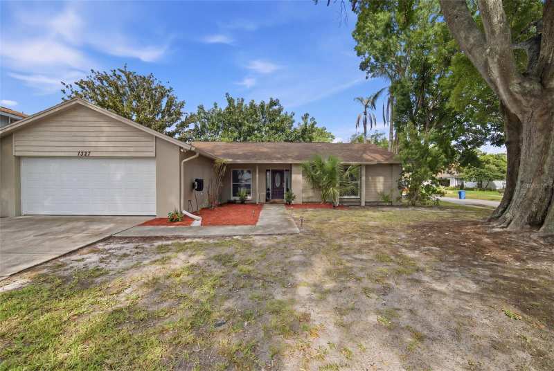 4 bedroom Single Family Residence at 7327 Sunshine Circle, Townn Country Park Sec 9 Un 10, Tampa — photo 1