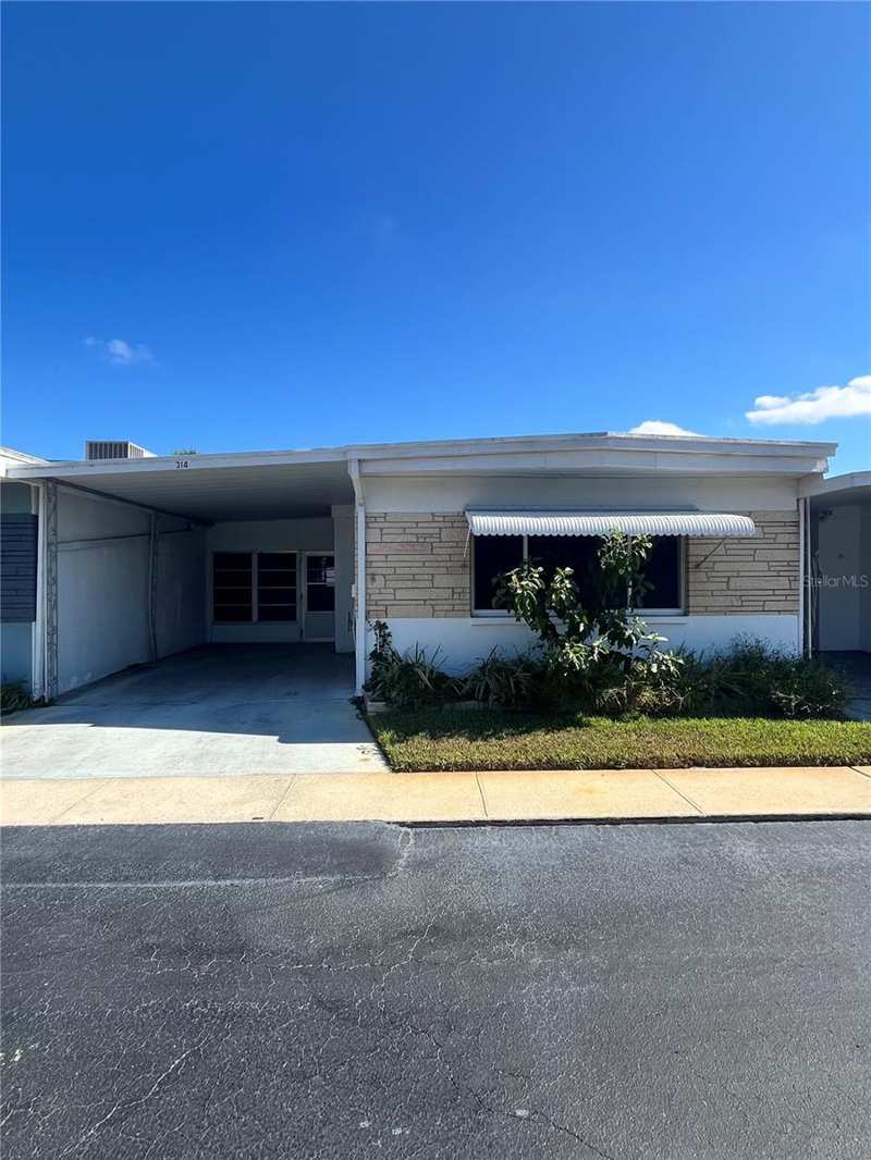 1 bedroom Villa at 250 NW Rosery Road #314, Shangri La Apartment Park, Largo — photo 1