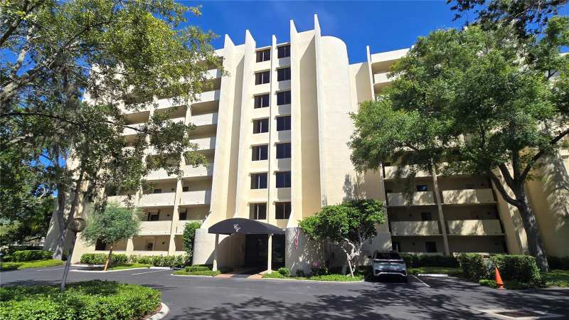 2 bedroom Condominium at 5020 Bayshore Boulevard #403, Commodores Cove Condo Ph, Tampa — photo 1