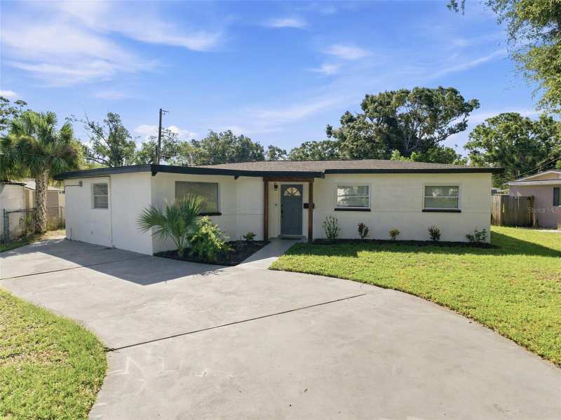 4 bedroom Single Family Residence at 7017 20th Street, Meadow Lawn 12th Add, St Petersburg — photo 1