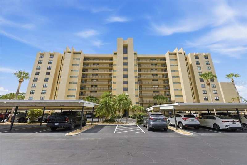 1 bedroom Condominium at 2621 Cove Cay Drive #302, Cove Cay 26-21 Village II, Clearwater — photo 1