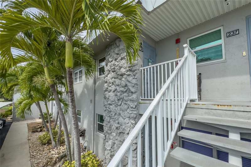 1 bedroom Condominium at 6777 Winkler Road #A236, Regency Condo, Fort Myers — photo 1