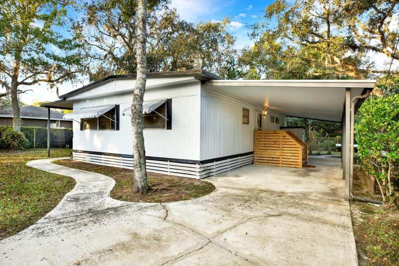 2 bedroom Mobile Home at 10051 Huntley Street, Moon Lake Estates, New Port Richey — photo 1