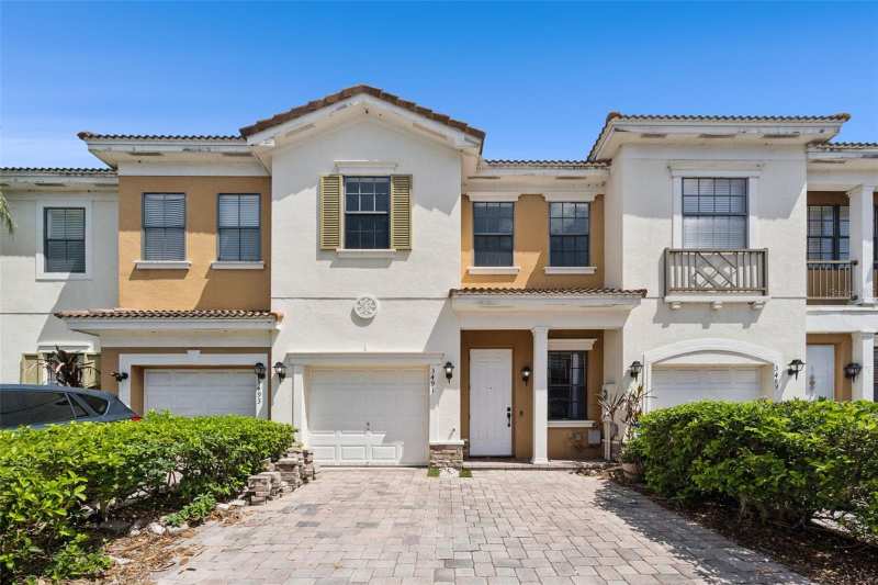 3 bedroom Townhouse at 3491 Allegra Circle, Portofino Vista, St Cloud — photo 1