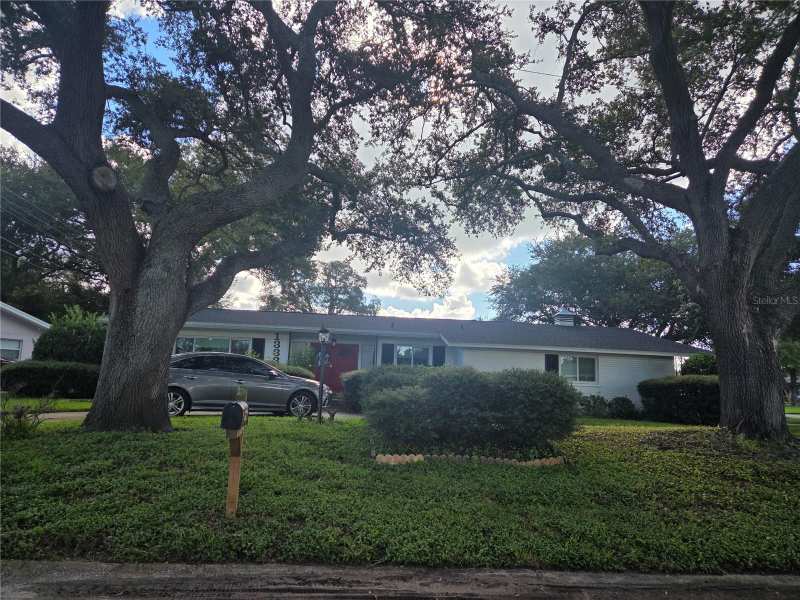 2 bedroom Single Family Residence at 1333 Woodcrest Avenue, Emerald Hill Estates, Clearwater — photo 1