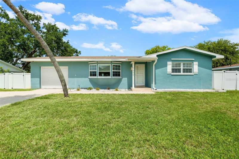 2 bedroom Single Family Residence at 7690 91st Street, Lake Pearl Estates, Seminole — photo 1