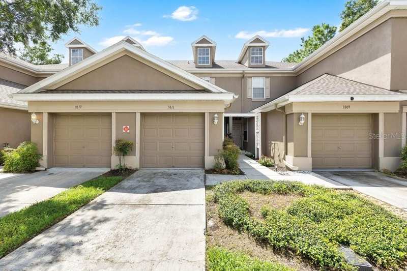 2 bedroom Townhouse at 9811 Fan Palm Way, Townhomes At Sabal Pointe, Tampa — photo 1
