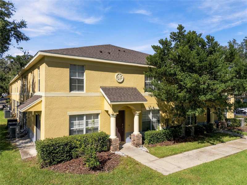 3 bedroom Townhouse at 37556 Daliha Terrace, Eiland, Zephyrhills — photo 1