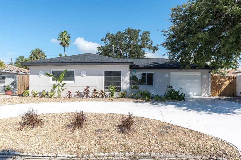 2 bedroom Single Family Residence at 197 Lido Drive, Lido Beach Sub, St Pete Beach — photo 1