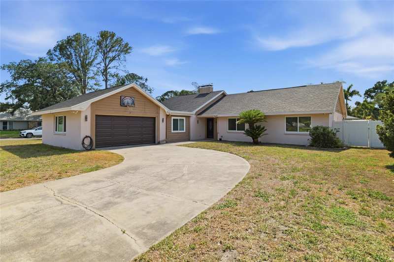 5 bedroom Single Family Residence at 11807 Nicklaus Circle, Fairway Village, Tampa — photo 1