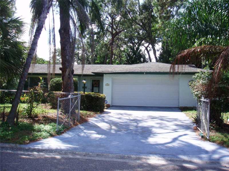 3 bedroom Single Family Residence at 120 SW Monroe Circle, North St Petersburg, St Petersburg — photo 1