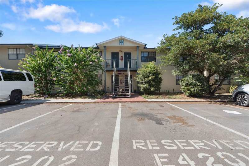 2 bedroom Condominium at 204 Pine Tulip Court #201, Renaissance Villas Condo, Tampa — photo 1