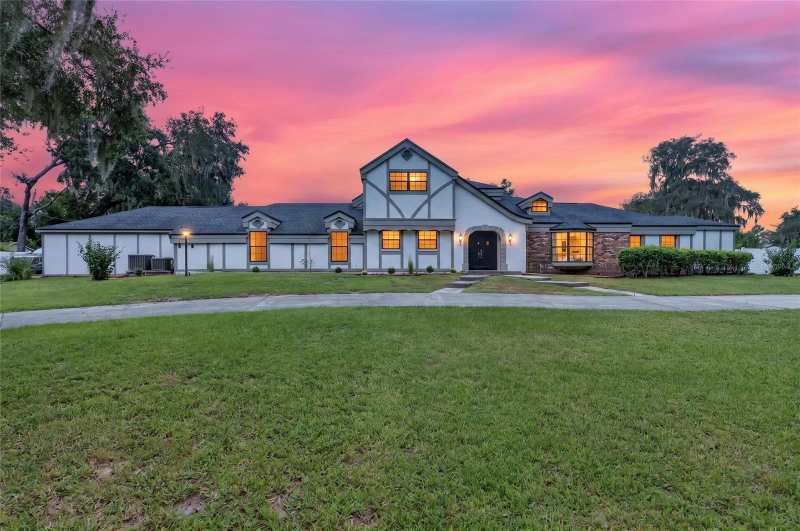 4 bedroom Single Family Residence at 12603 Lake Hills Drive, Shadow Run Unit 2, Riverview — photo 1