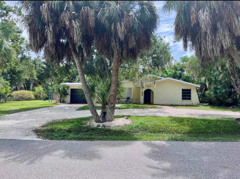 3 bedroom Single Family Residence at 22215 Oneida Avenue, Port Charlotte Sec 013, Port Charlotte — photo 1