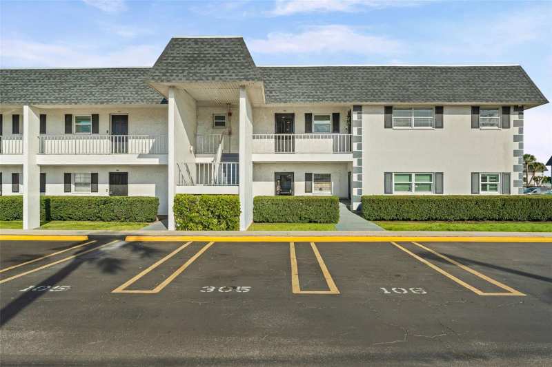 1 bedroom Condominium at 4705 5th Street #305, Burgundy Unit One, Bradenton — photo 1