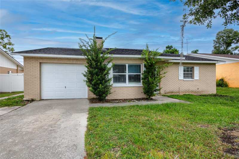 3 bedroom Single Family Residence at 4624 Wisteria Drive, Whispering Oaks, Zephyrhills — photo 1