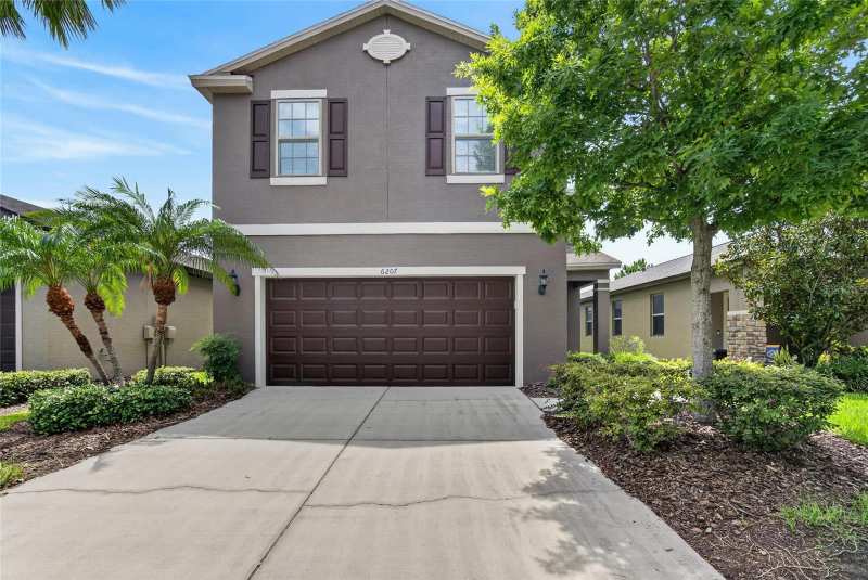 4 bedroom Single Family Residence at 6207 Magnolia Park Blvd, Magnolia Park, Riverview — photo 1