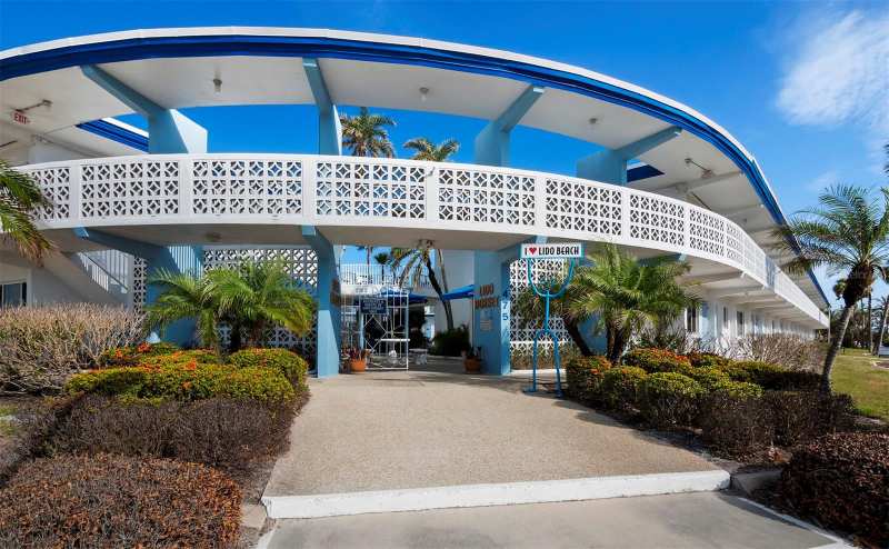 1 bedroom Condominium at 475 Benjamin Franklin Drive #215, Lido Dorset, Sarasota — photo 1