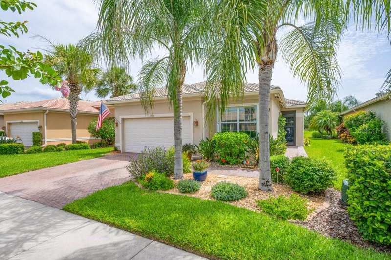 2 bedroom Single Family Residence at 15824 Amber Falls Drive, Valencia Lakes, Wimauma — photo 1