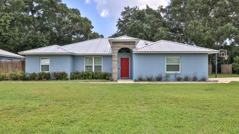 6 bedroom Single Family Residence at 2773 Date Palm Drive, Florida Shores 01, Edgewater — photo 1