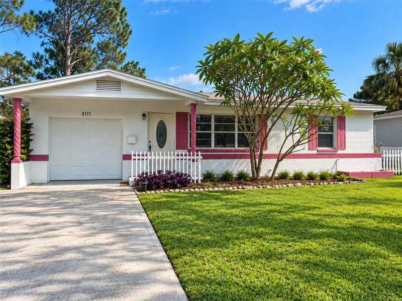 2 bedroom Single Family Residence at 8371 55th Way, Harmony Heights, Pinellas Park — photo 1