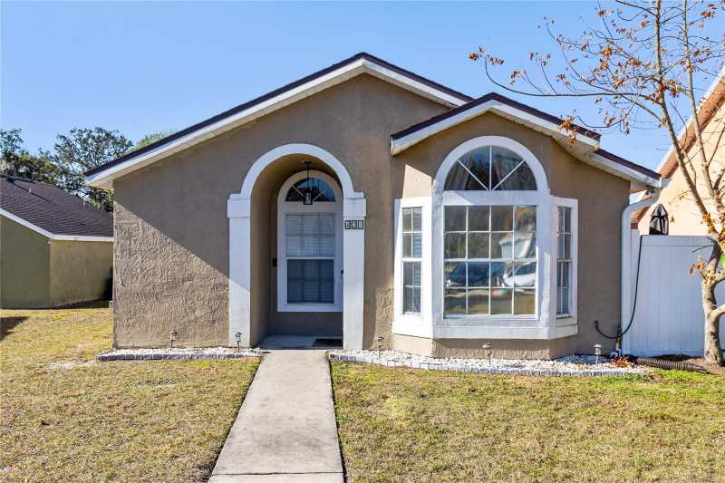 3 bedroom Single Family Residence at 421 Horizon Drive, Seasons The, Winter Springs — photo 1
