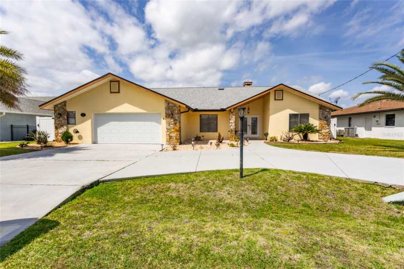 3 bedroom Single Family Residence at 18 Classic Court, Palm Coast Sec 03 Palm Harbor Office Park, Palm Coast — photo 1
