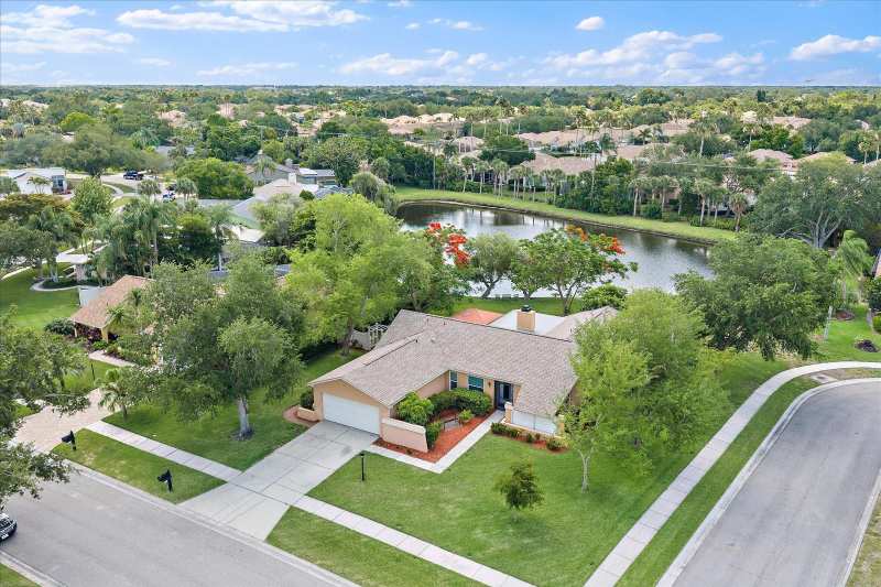 3 bedroom Single Family Residence at 4352 Kingston Loop, Gulf Gate East, Sarasota — photo 1
