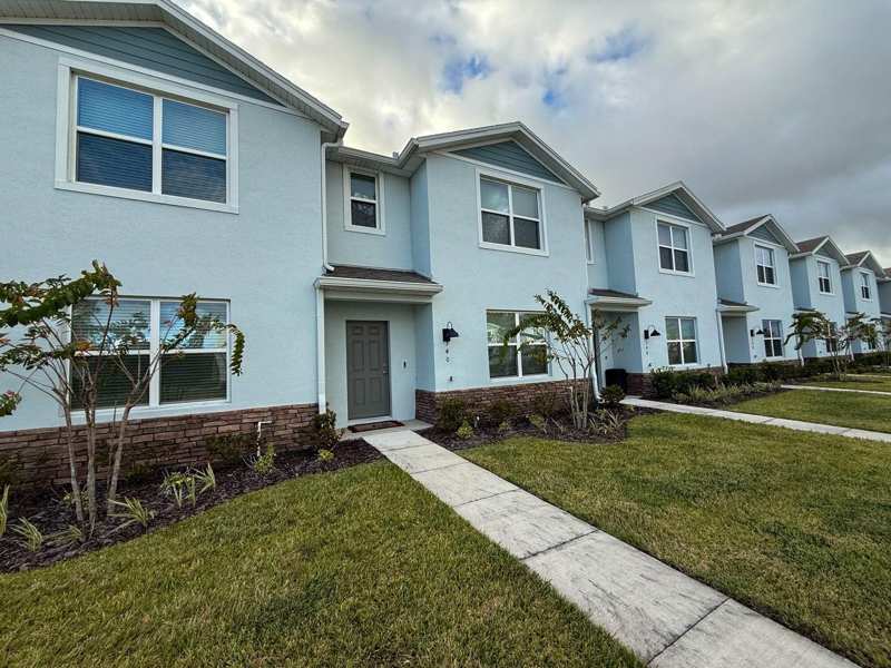 3 bedroom Townhouse at 340 Preston Cove Drive, Preston Cove Ph 1 & 2, St Cloud — photo 1