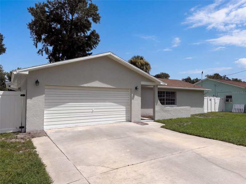 2 bedroom Single Family Residence at 108 Camino Circle, Riviera Oaks, Ormond Beach — photo 1