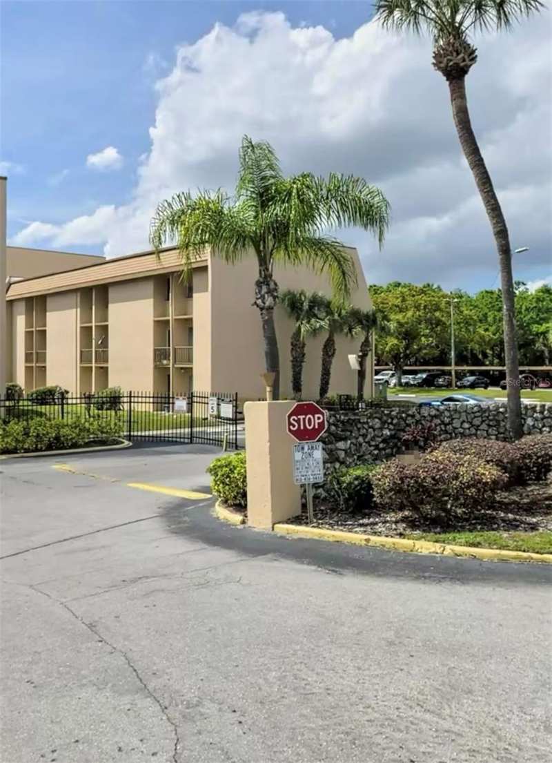2 bedroom Condominium at 5820 N Church Avenue #348, The Tampa Racquet Club A Condo, Tampa — photo 1