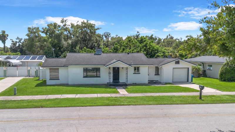2 bedroom Single Family Residence at 1158 W Minnesota Avenue, Stetson Plaza, Deland — photo 1