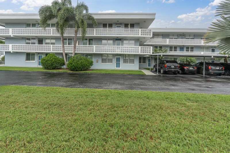 1 bedroom Condominium at 4715 Bay Street #330, Winston Park Northeast, St Petersburg — photo 1