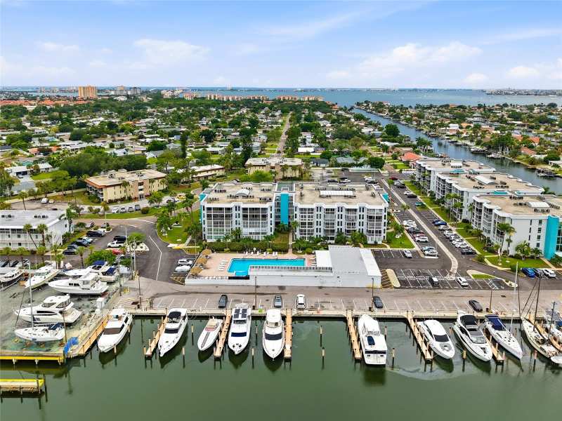 3 bedroom Condominium at 4900 38th Way #404, Moorings Of Maximo Condo, St Petersburg — photo 1