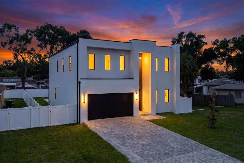 4 bedroom Single Family Residence at 2308 1/2 N Elcoe Drive, Wellswood Estates Unit 1, Tampa — photo 1